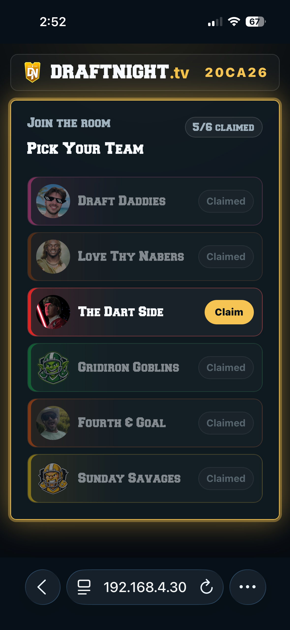 A player's phone showing the DRAFTNIGHT room team-selection screen